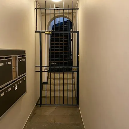 Marais Beaux Volumes Et Clarte Apartment