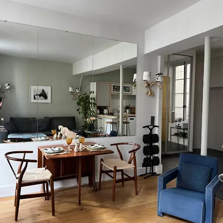 Apartment Marais Beaux Volumes Et Clarte
