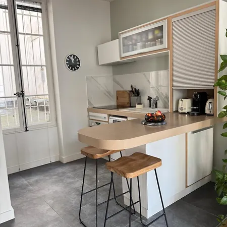Apartment Marais Beaux Volumes Et Clarte Paris