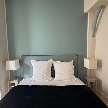 Apartment Marais Beaux Volumes Et Clarte